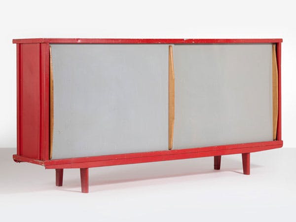 Jean Prouvé (1901-1984) Bahut « tout aluminium n. 151 » Estimation : 60 000 - 80 000 € 
