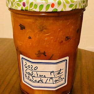 Confiture abricot, miel, menthe poivrée